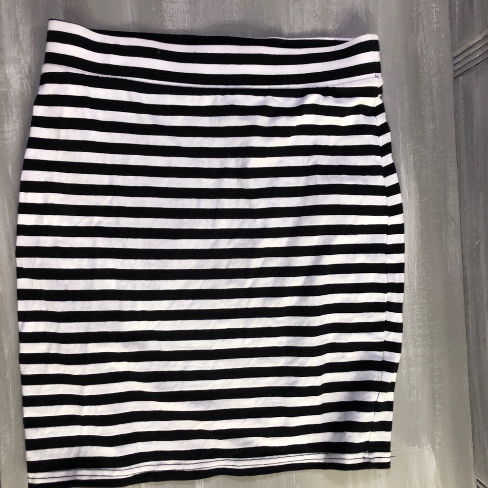Stretchy Pencil Skirt